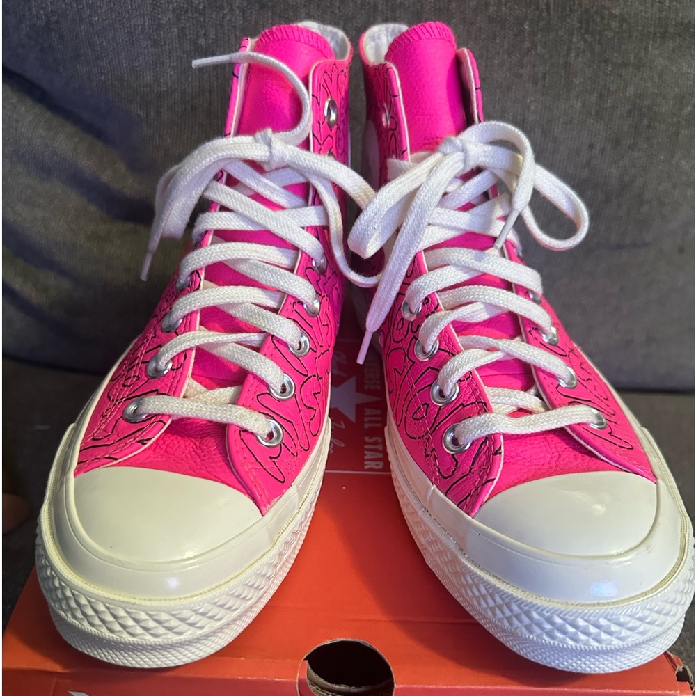 Converse hyper pink chucks excellent condition size 61/2